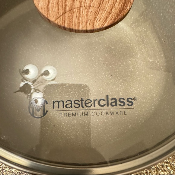 Masterclass Premium Cookware 
CASSEROLE 4.5 QT With Lid, beige new - Picture 4 of 9